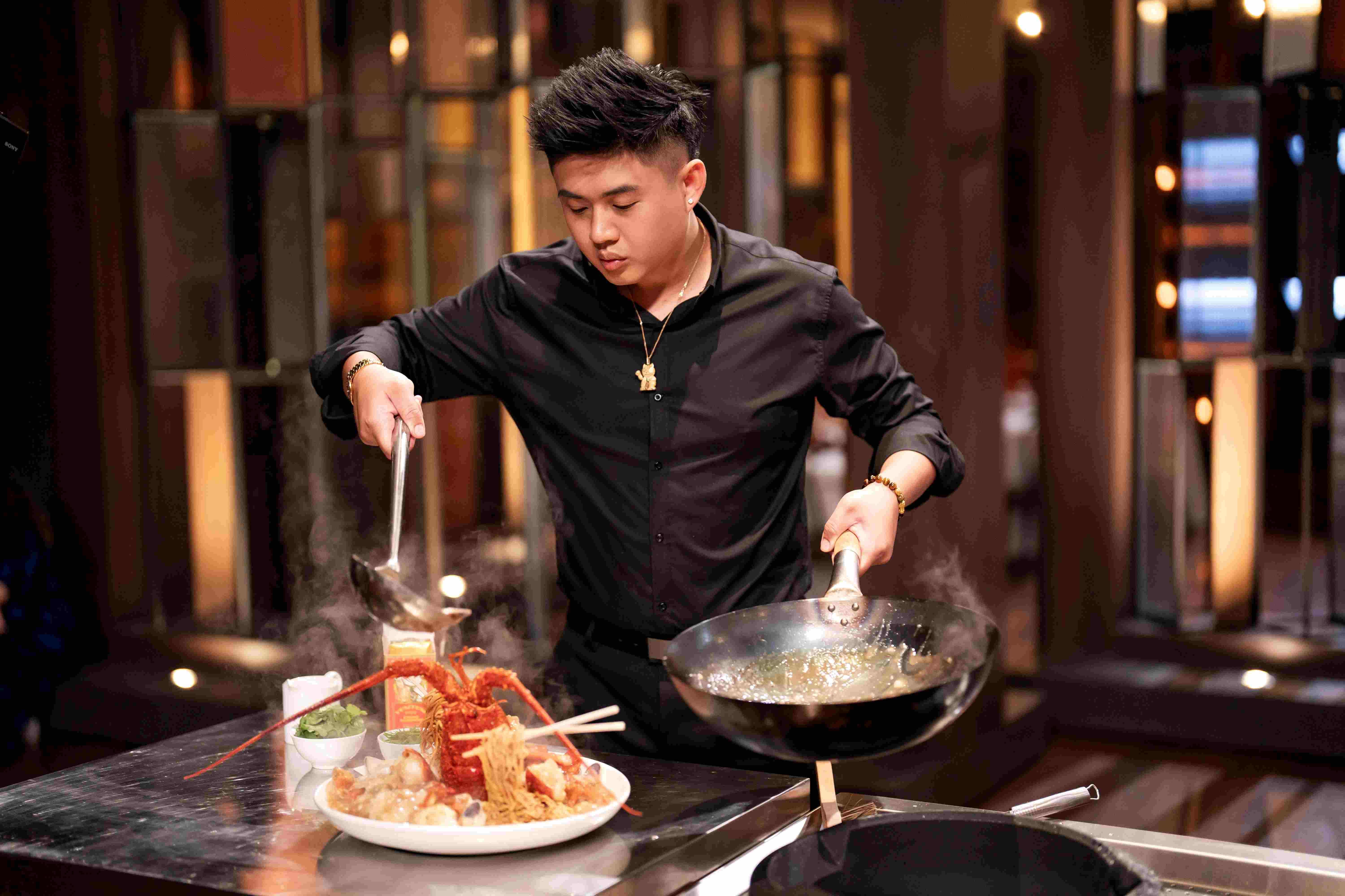 Vincent-Lim-cooking-his-Flying-Noodles-dish.jpg